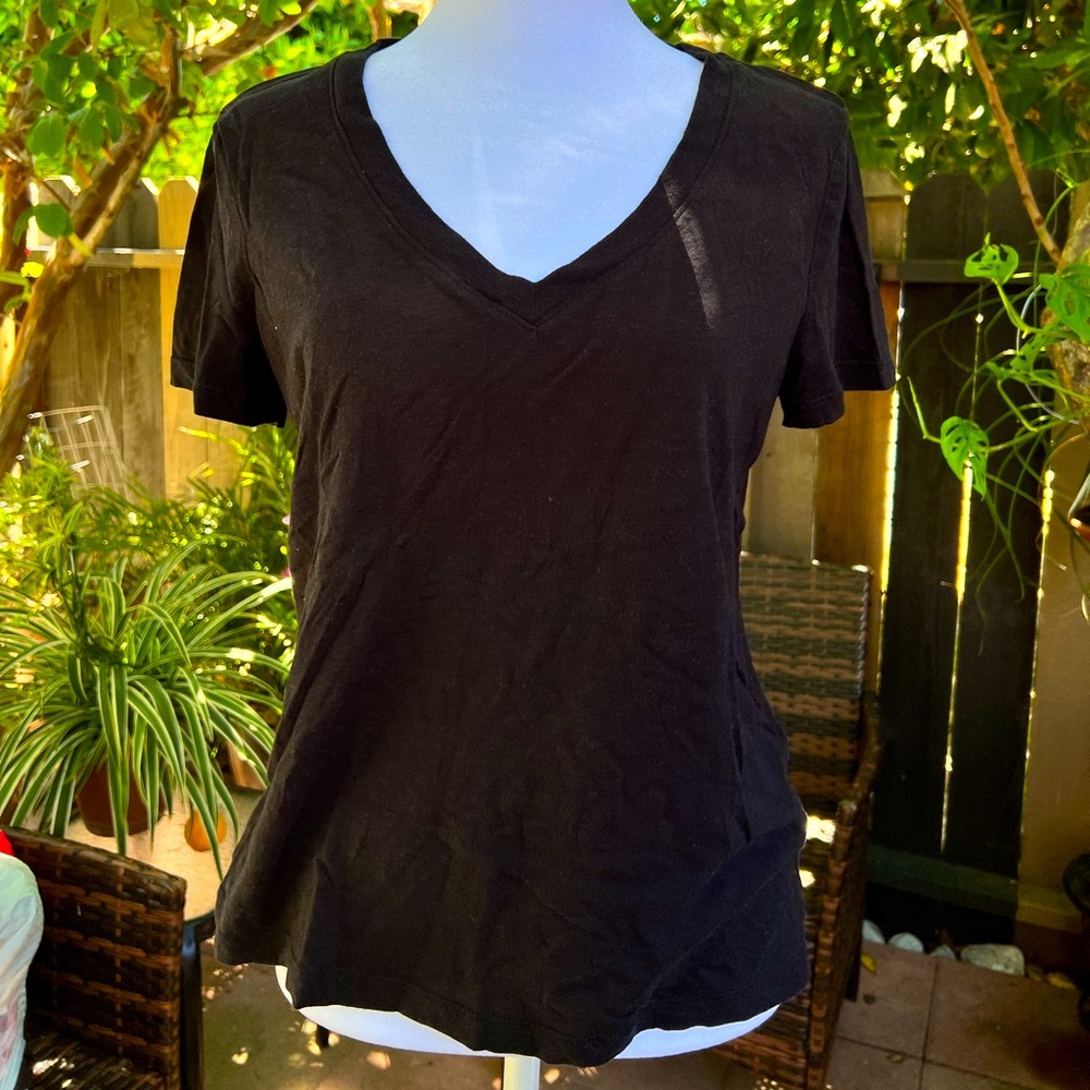 V-neck t-shirt